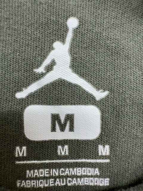 Jordan Boys Gray T-Shirt size M product image 4