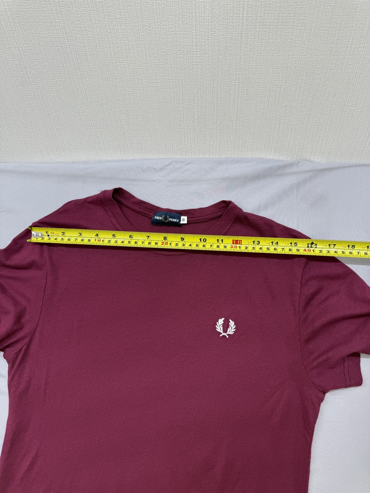 Fred Perry Men's M Burgundy Cotton T-Shirt Crewneck