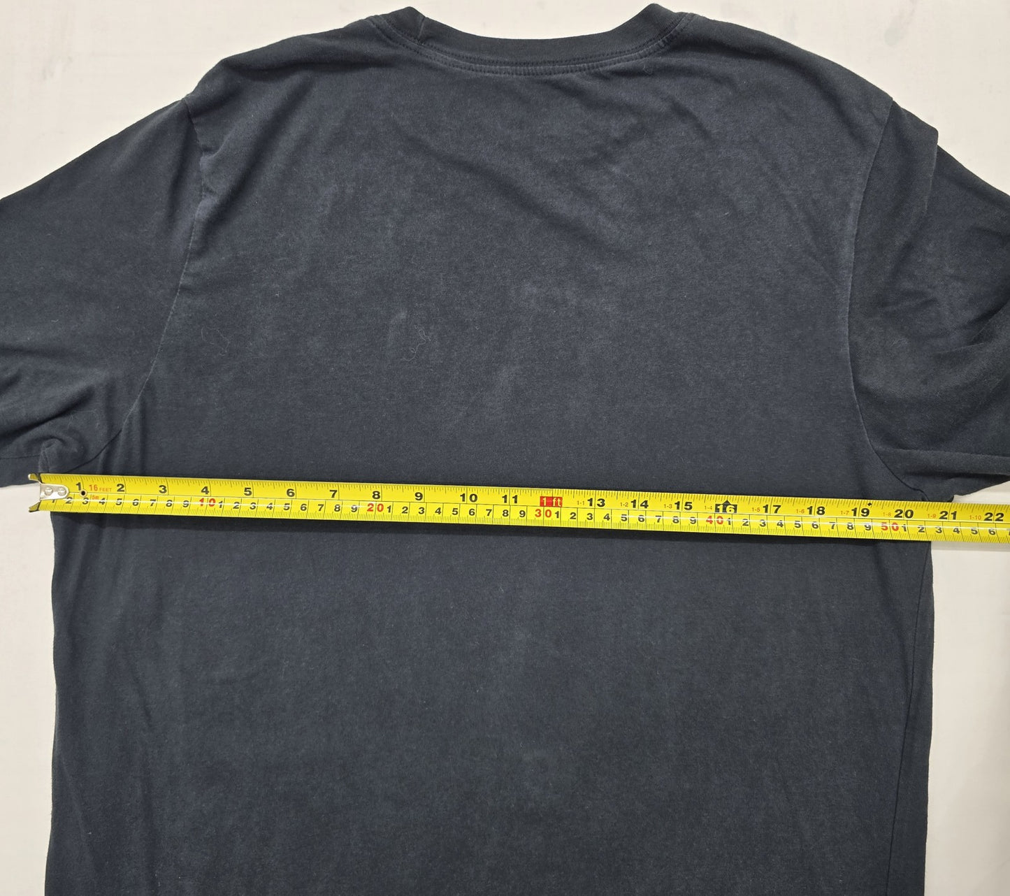 Nike Men's Black The Nike Tee T-Shirt L Lightweight Cotton Crew Neck