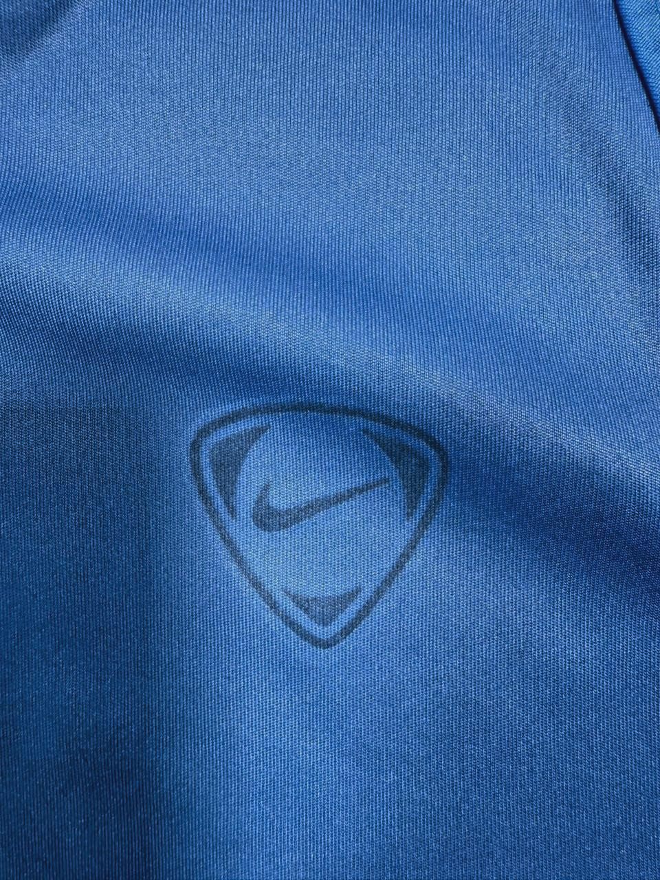 Nike Men's Blue Gradient Short-Sleeve Athletic T-Shirt - Size M