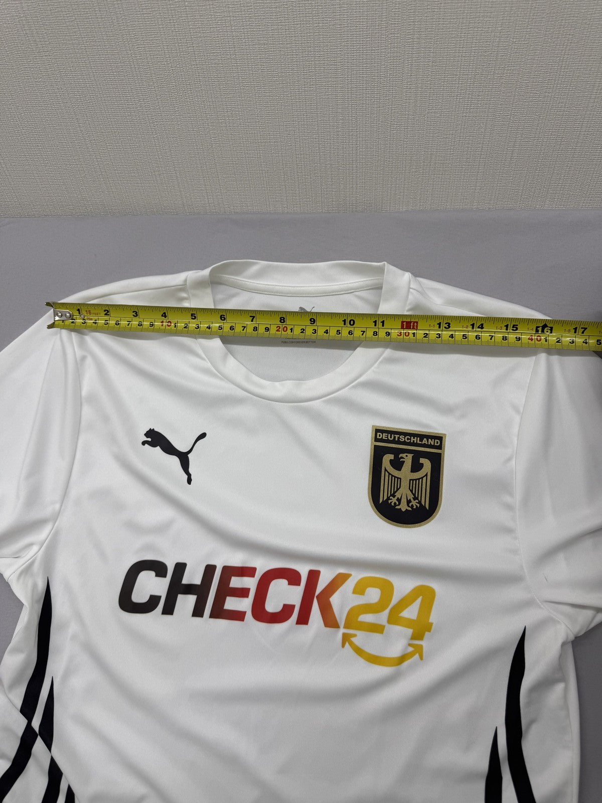 Puma Check24 Men's White Striped Football Jersey M 2024