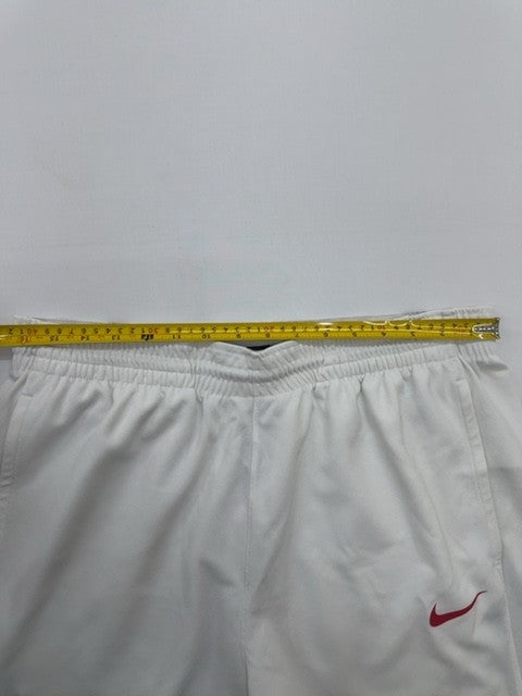 Nike Boys White Athletic Shorts Elastic Waist Size L Relaxed Pockets