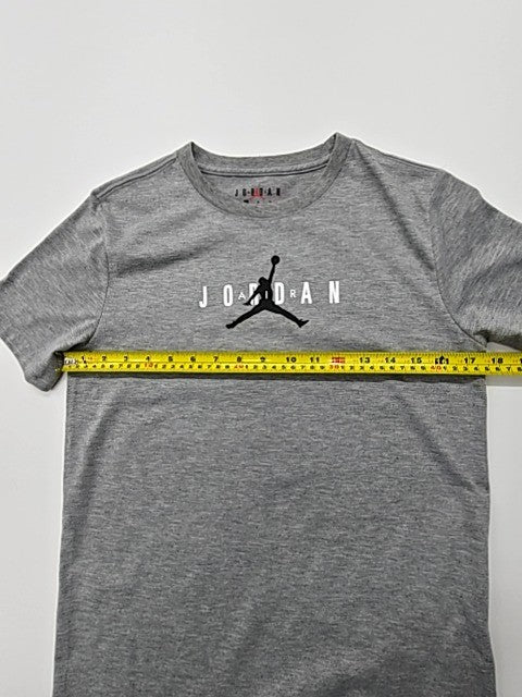 Jordan Boys Heather Gray Graphic T-Shirt Size 12-13 Yrs Crew Neck