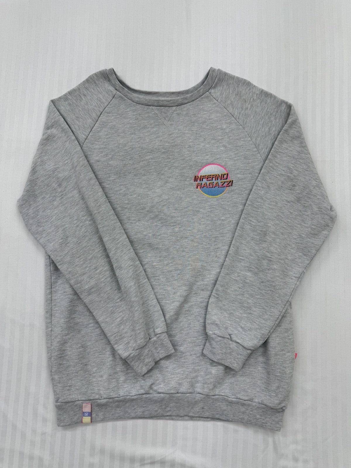 Artistic Haul Women Gray Sweatshirt size M product image 1