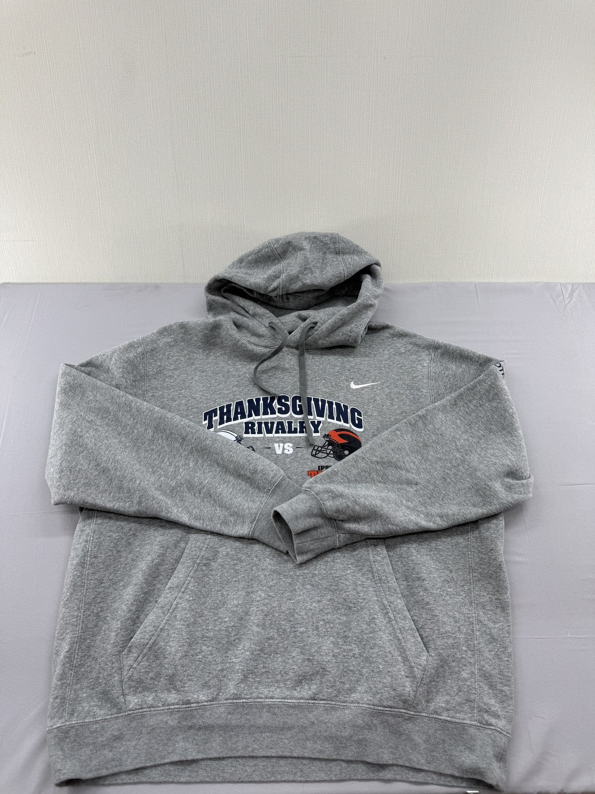 Nike Men's XL Heather Gray Fleece Pullover Hoodie Thanksgiving Rivalry