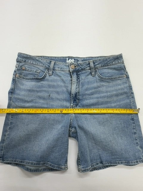 Lee Men's Blue Denim Short Mid Rise Size 14 Regular Fit Logo Patch