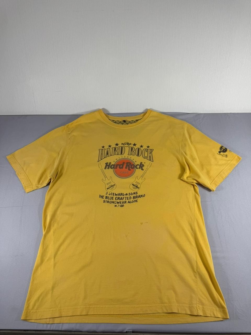 Hard Rock Cafe Amsterdam Men's Yellow Graphic T-Shirt Size M
