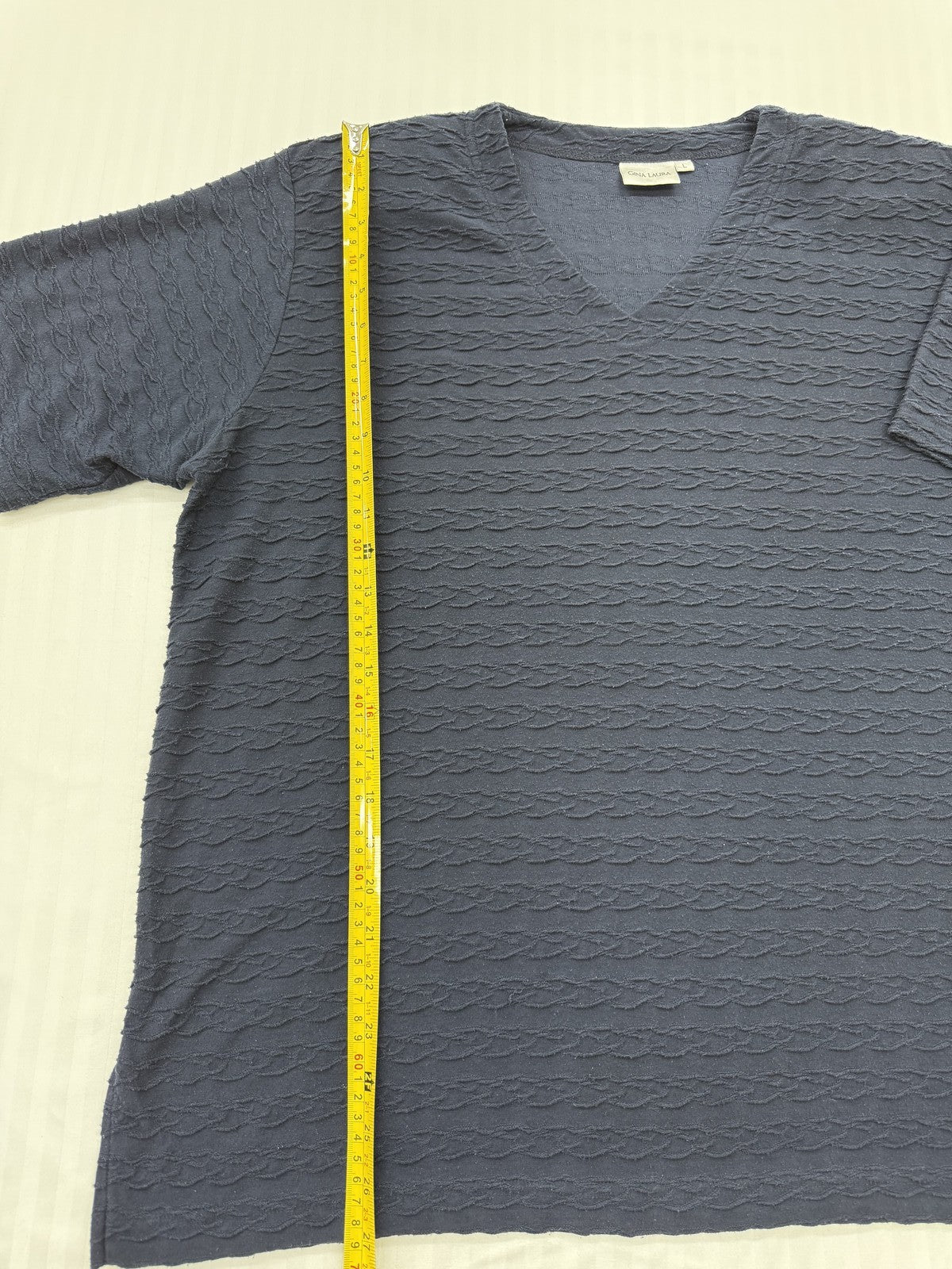 Gina Laura Women’s Navy V-Neck T-Shirt Size L Regular Fit