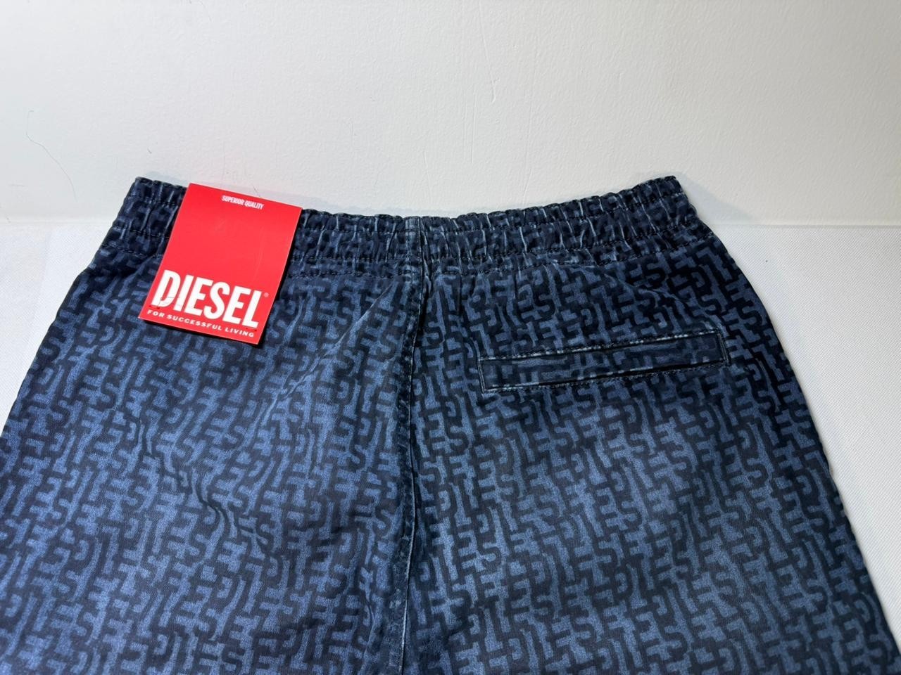 Diesel D-Lab Tapered Fit Regular Waist Coated Joggjeans | L | Unisex