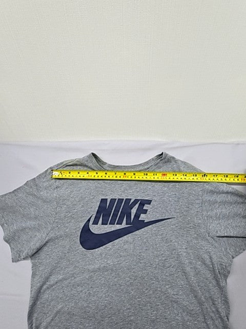 Nike The Nike Tee Grey Cotton T-Shirt Men's M Athletic Fit Short Sleeve