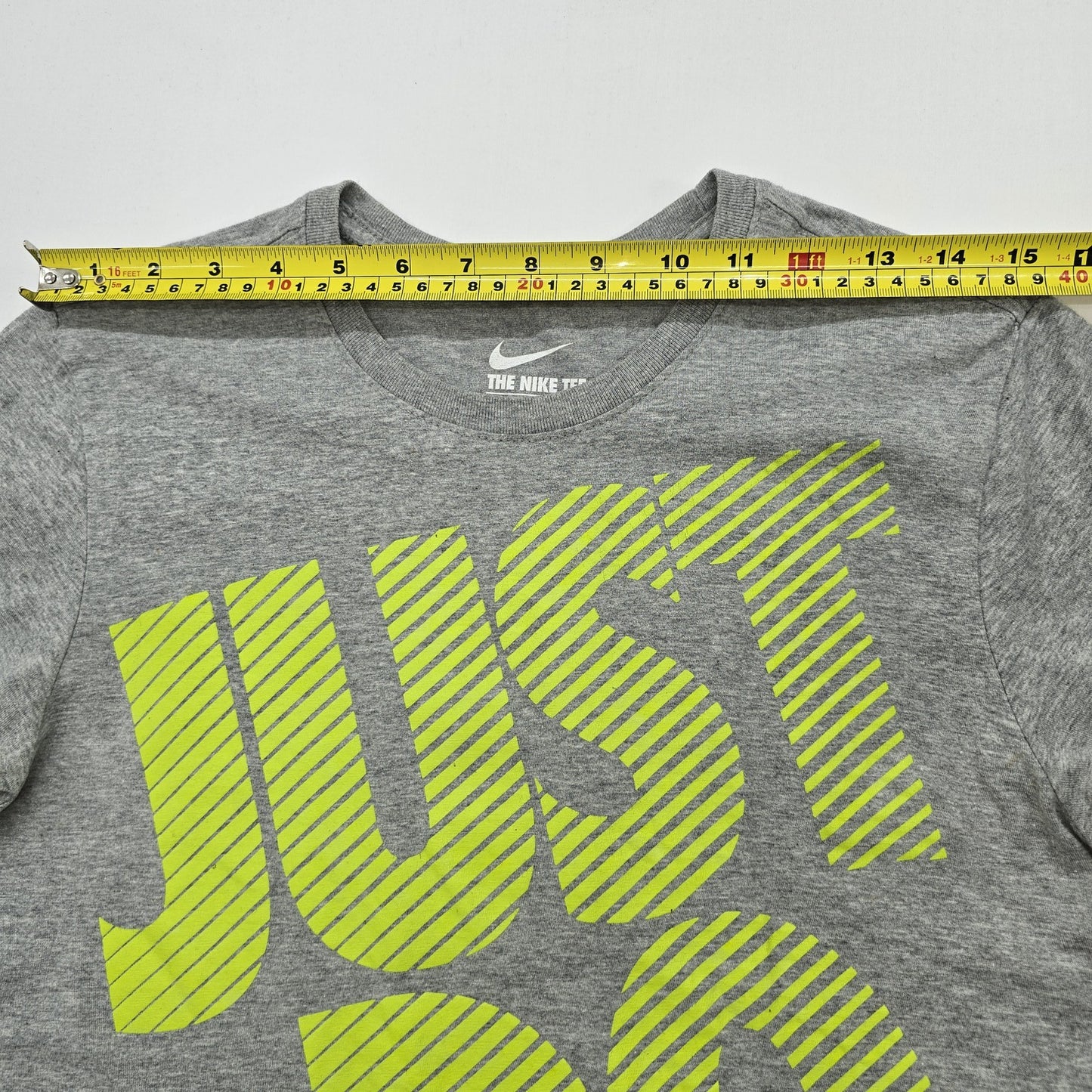 Nike Boys Gray Athletic Cut Logo T-Shirt Big Kid Size S