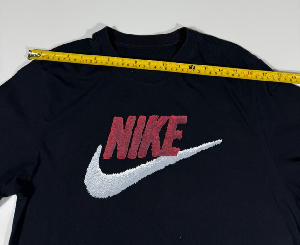 Nike Men's Black The Nike Tee T-Shirt M Short Sleeve Crew Neck Logo