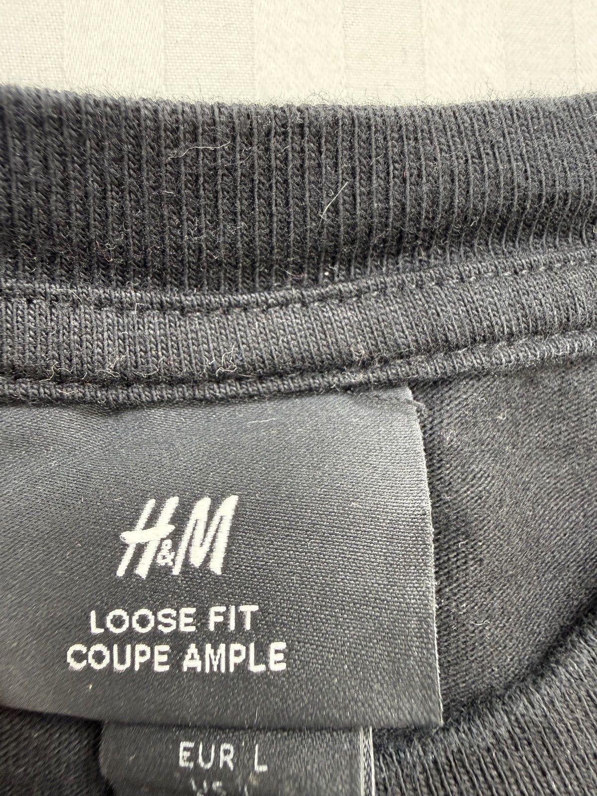 H&M Men Black T-Shirt size L product image 4