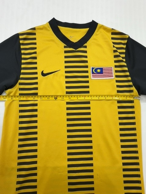 NIKE Men's Yellow/Black Dri-FIT Malaysia Jersey M