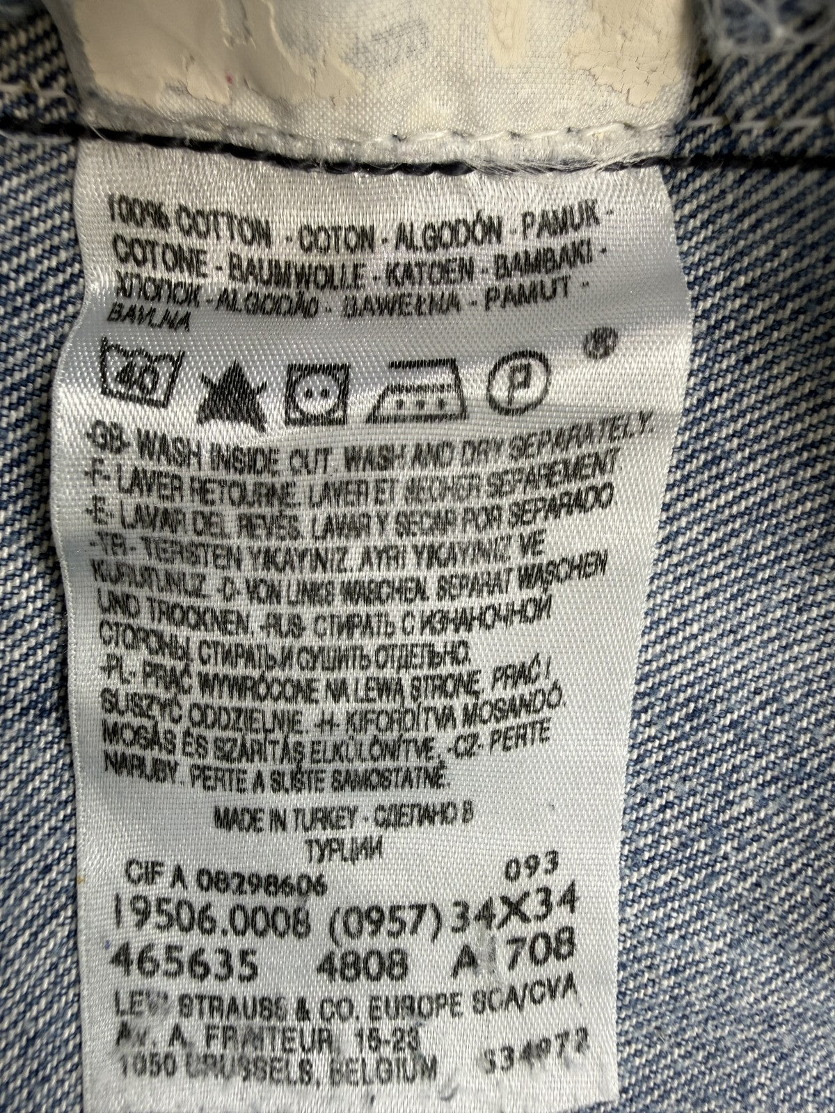 Levi's Men's Light Wash Relaxed Straight 585 Jeans 34x34 100% Cotton