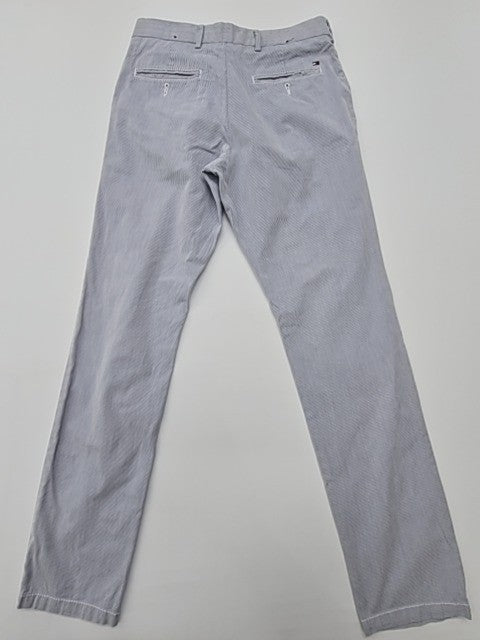 Tommy Hilfiger Women's Light Blue Straight Leg Jeans Size 31/34 - 34 Inseam