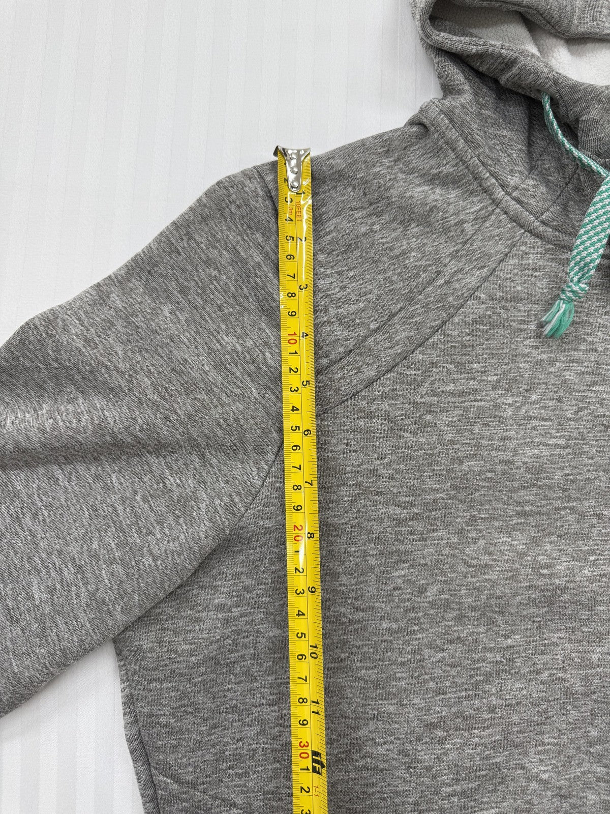 The North Face Boys Gray Zip Hoodie XL Fleece Outdoor Pullover