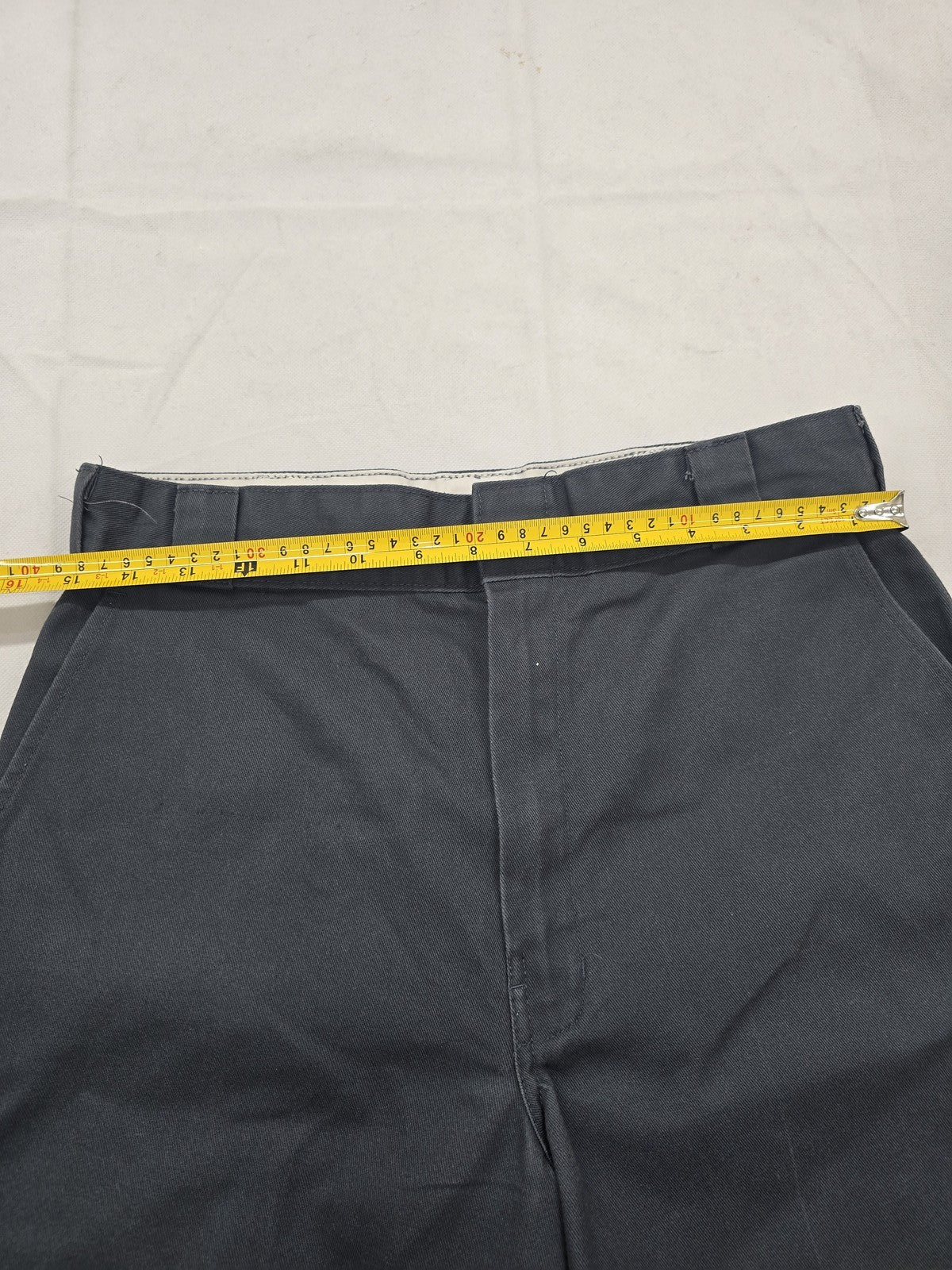 Dickies Men Shorts size 31X15 product image 5