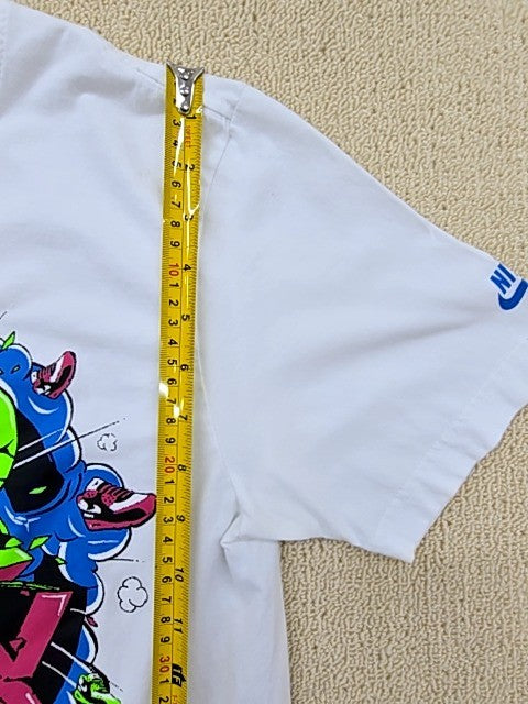 Nike Men's White Graphic T-Shirt S Short Sleeve Cotton Crew Neck