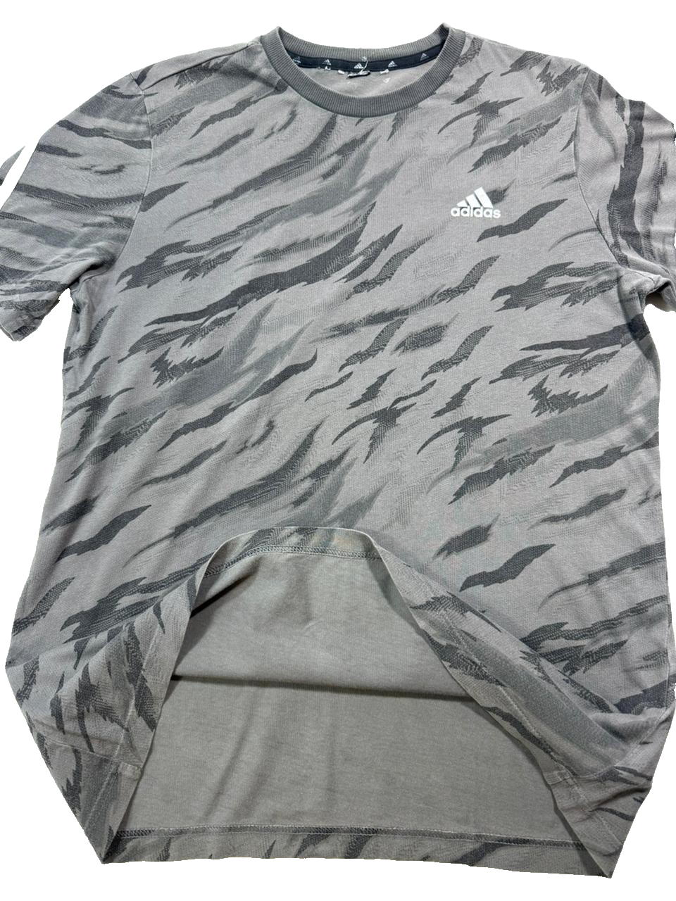 Men's Adidas Black And Grey Tiger Stripe Graphic T-Shirt Size Medium Tee Top