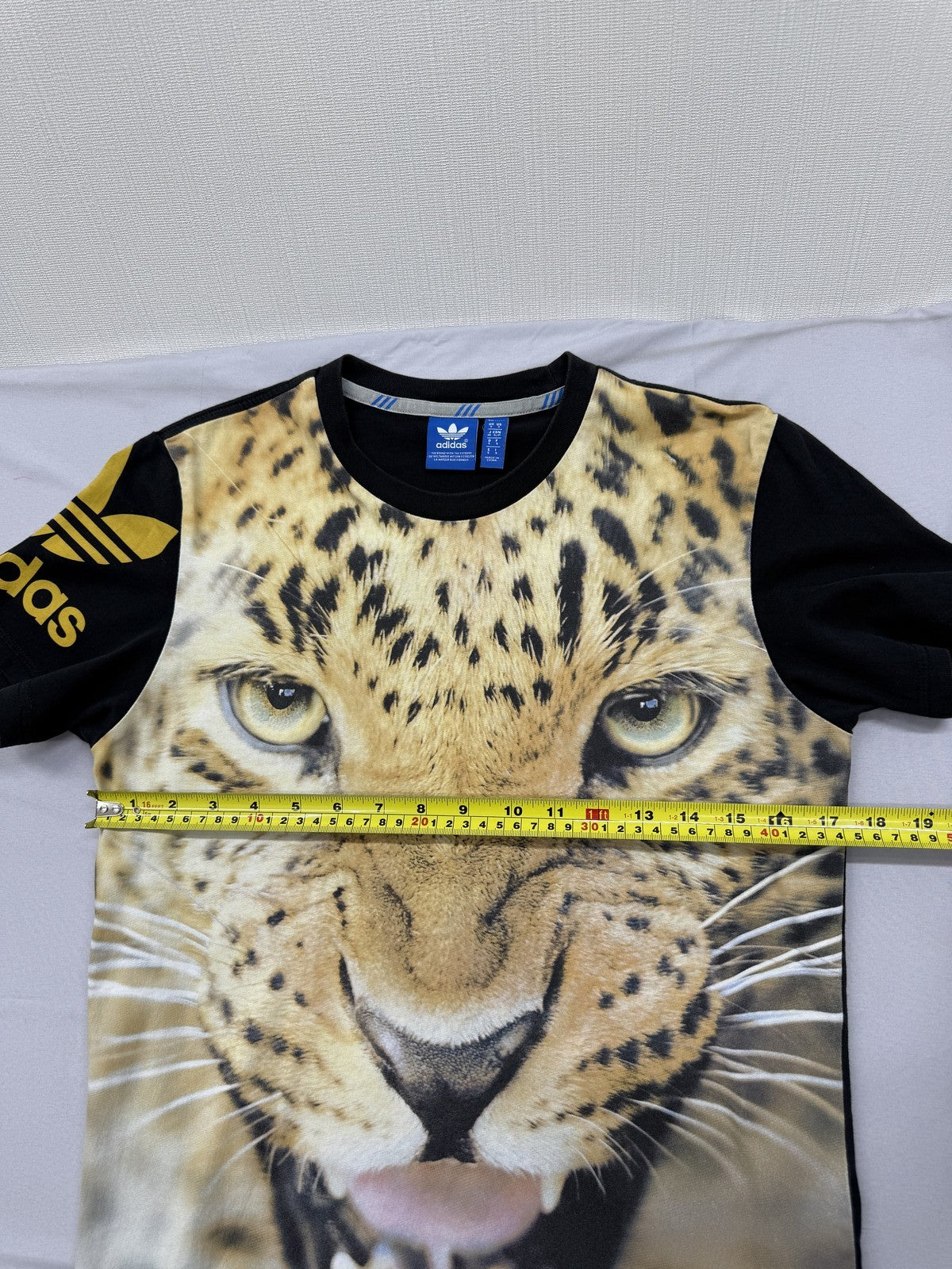 Adidas Leopard Print Black T-Shirt Sz S Short Sleeve Crewneck Unisex