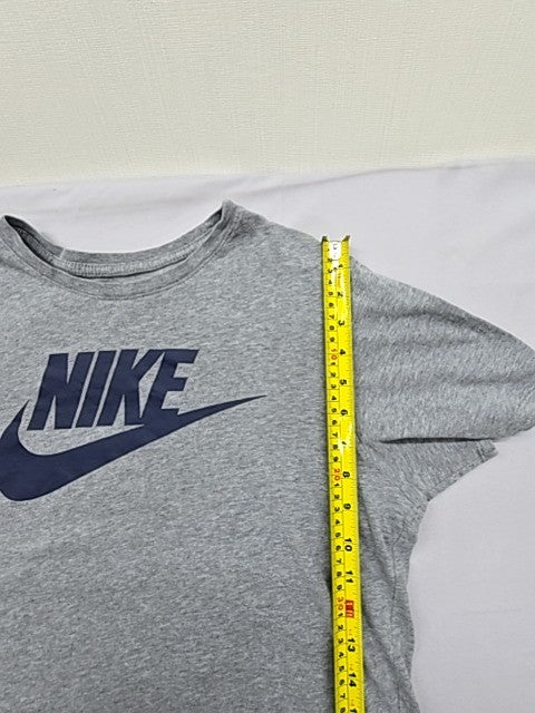 Nike The Nike Tee Grey Cotton T-Shirt Men's M Athletic Fit Short Sleeve