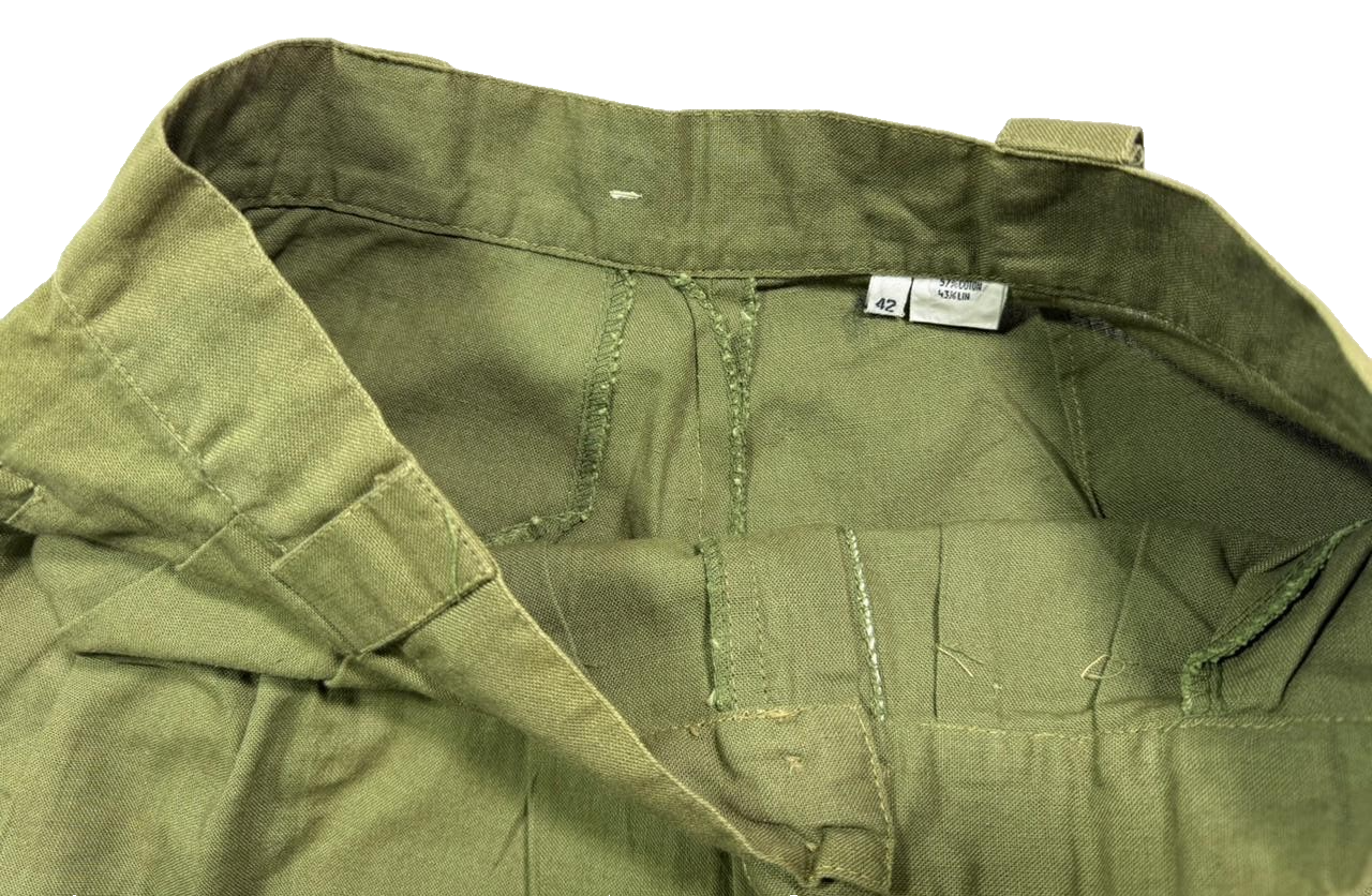 Ladies Green Cotton/Linen Blend Shorts Size 42