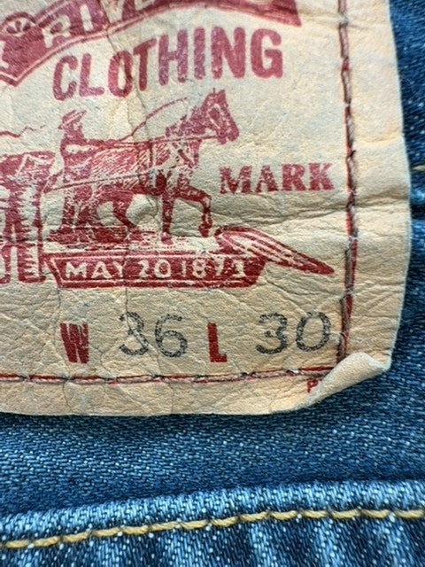 Levi's Men's 550 Relaxed Fit Medium Blue Jeans 36x30 Vintage