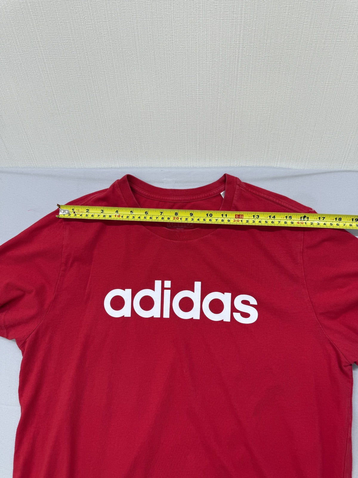 Adidas Red Short Sleeve Crewneck T-Shirt L Regular Unisex Adult