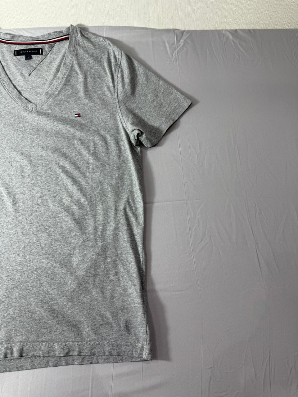 Tommy Hilfiger Men's V-Neck T-Shirt Grey Size S Small Short Sleeve