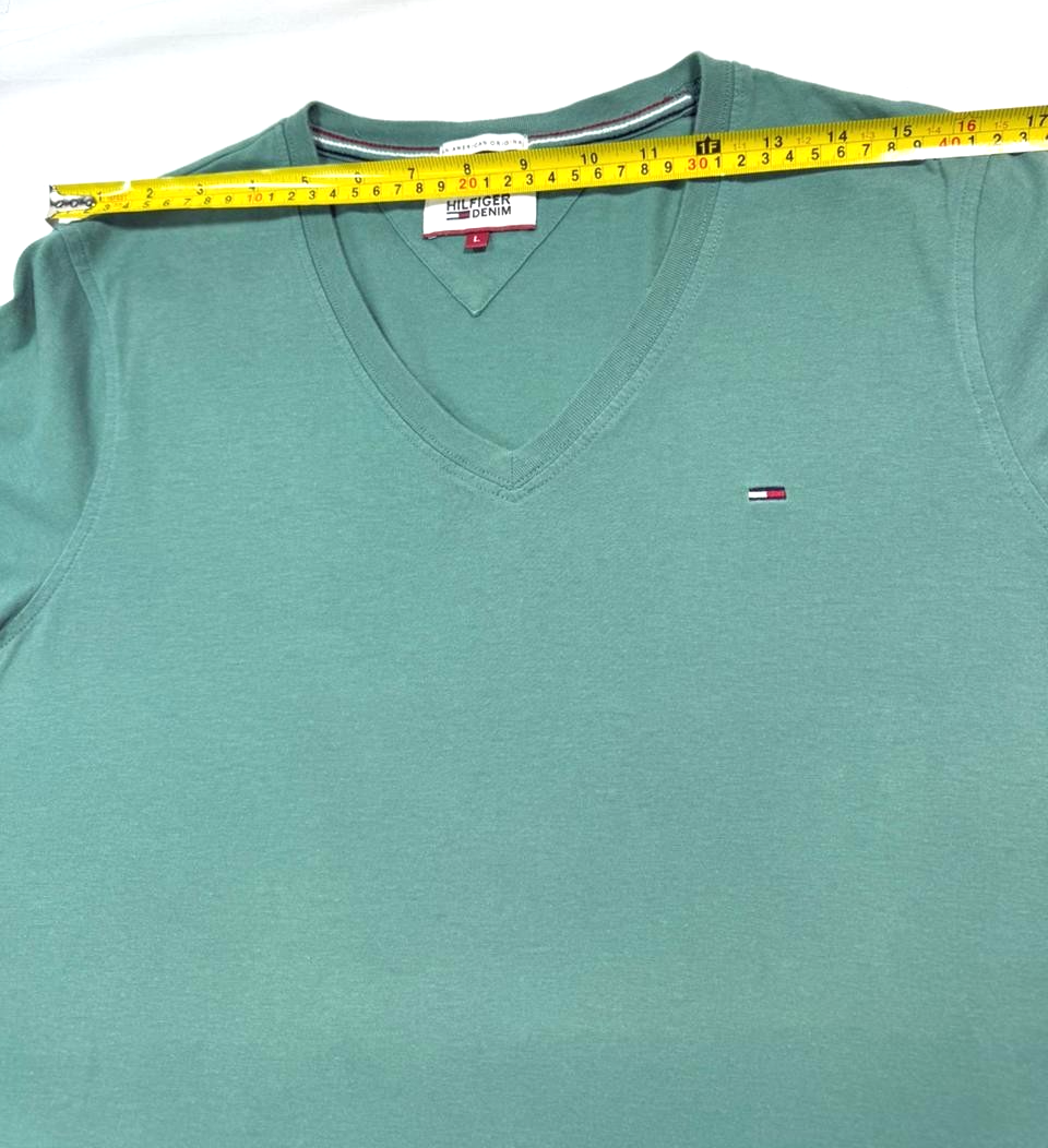 Tommy Hilfiger Regular Fit V-Neck T-Shirt In Green - L