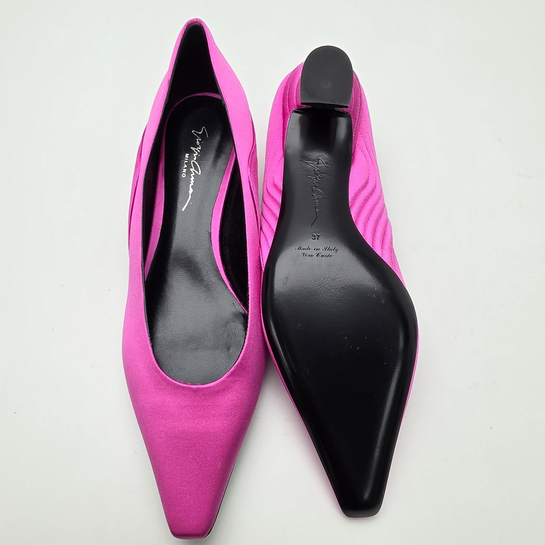 Giorgio Armani Fuchsia Pointed-Toe Pumps Decollate Size 37 Bnwt