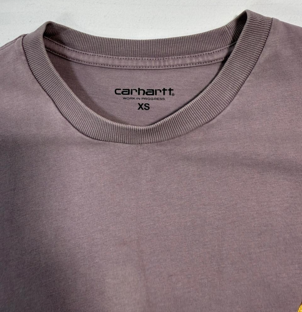 Carhartt Wip Chase T-Shirt In The Color Porphyry With A Gold Logo - Size XS
