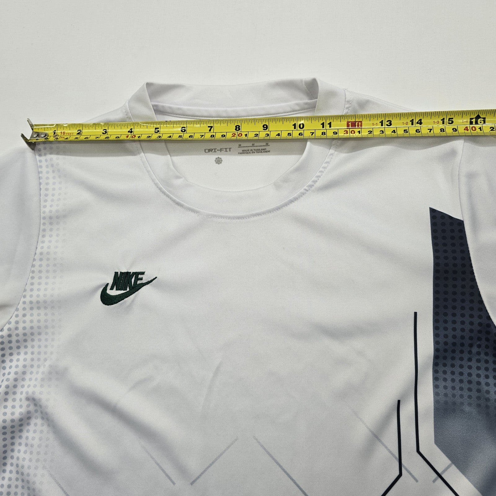 Nike Boys White T-Shirt size M product image 5