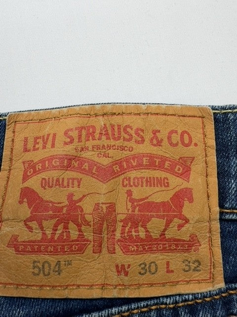 Levi’s Mens Blue Straight Jeans Size 50 Medium Wash Button Fly BNWOT