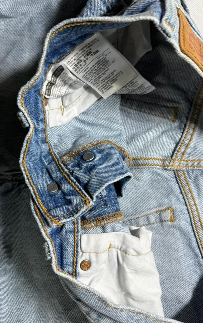 Levi Strauss & Co Men's Light Blue Vintage Denim Jeans Straight Leg Size 30