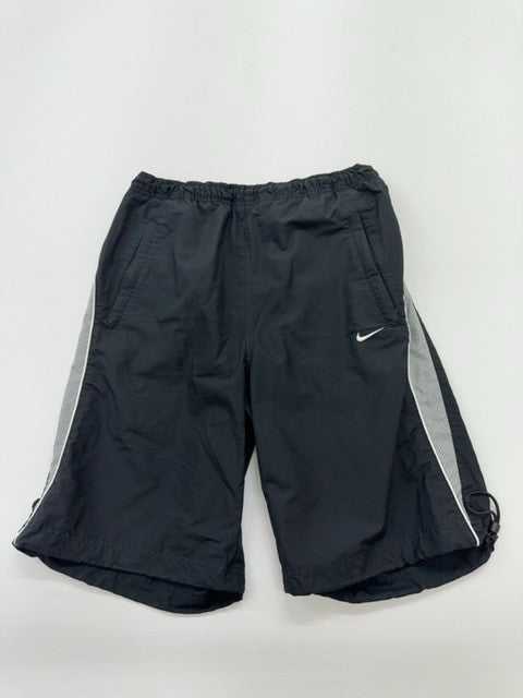 Nike Boys Black Shorts size XL product image 1