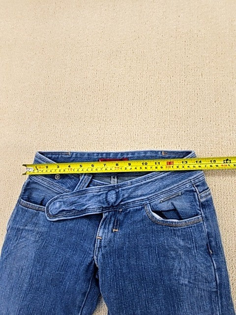 Levi's Women's Heart Pocket Medium Blue Straight Jeans 25x32