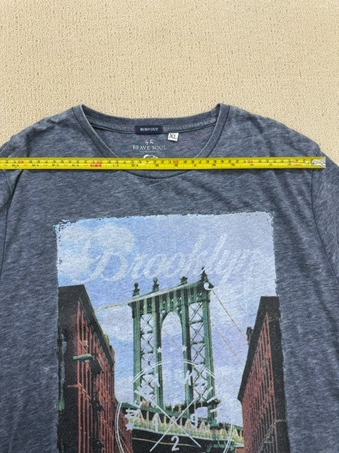 Brave Soul Men's XL Grey Brooklyn Bridge Burnout Slim T-Shirt