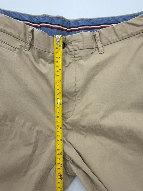 Tommy Hilfiger Men Khaki Chino Shorts Size 38x32 Regular