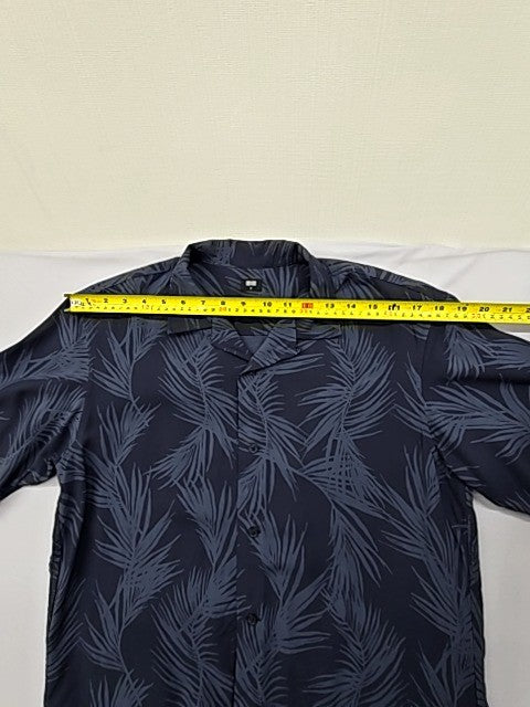 Uniqlo Men's Navy Hawaiian Leaf Rayon Shirt Size S Short Sleeve