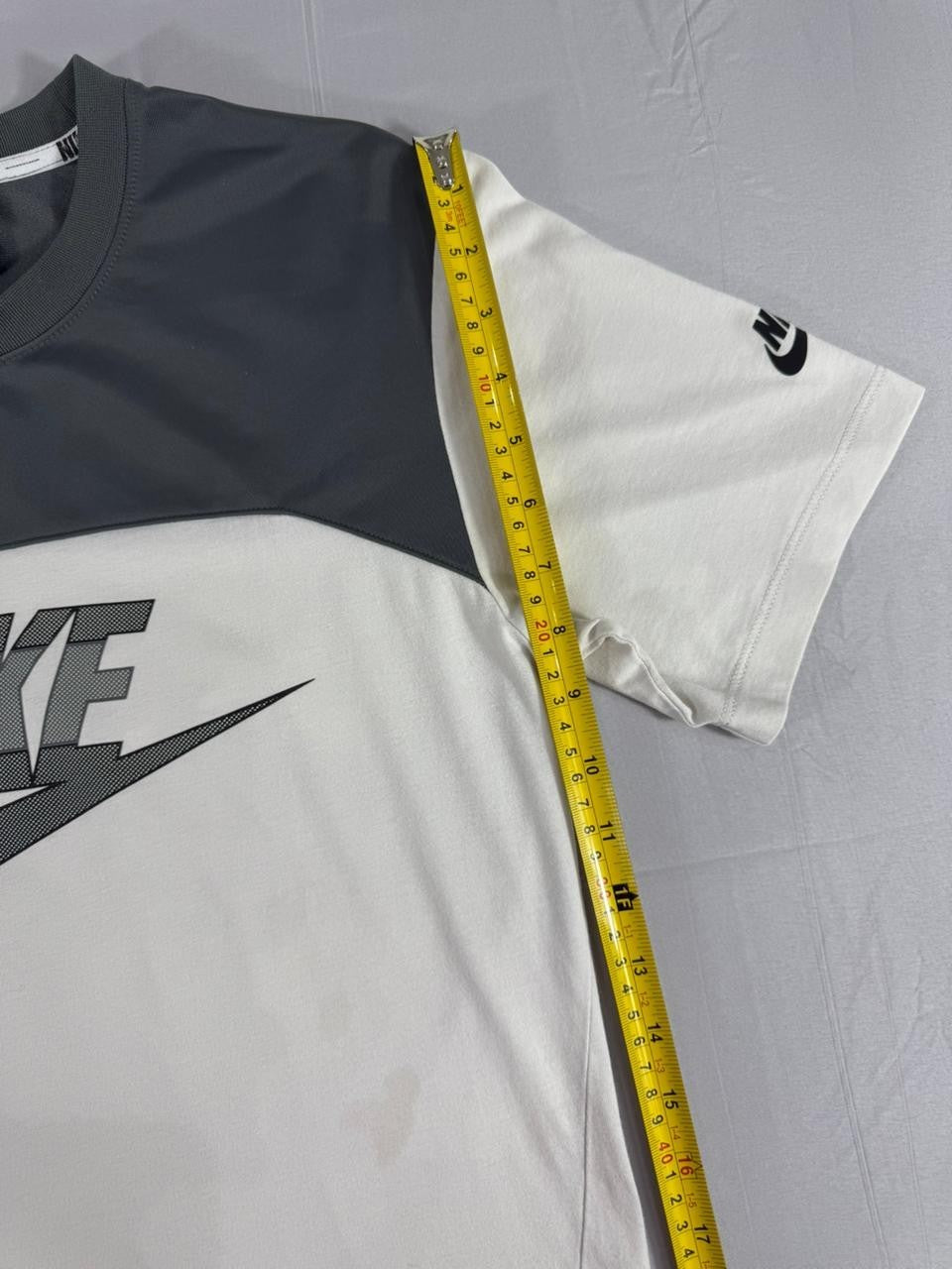 Nike Men's Small S Short Sleeve Athletic T-Shirt White Grey Logo Tee