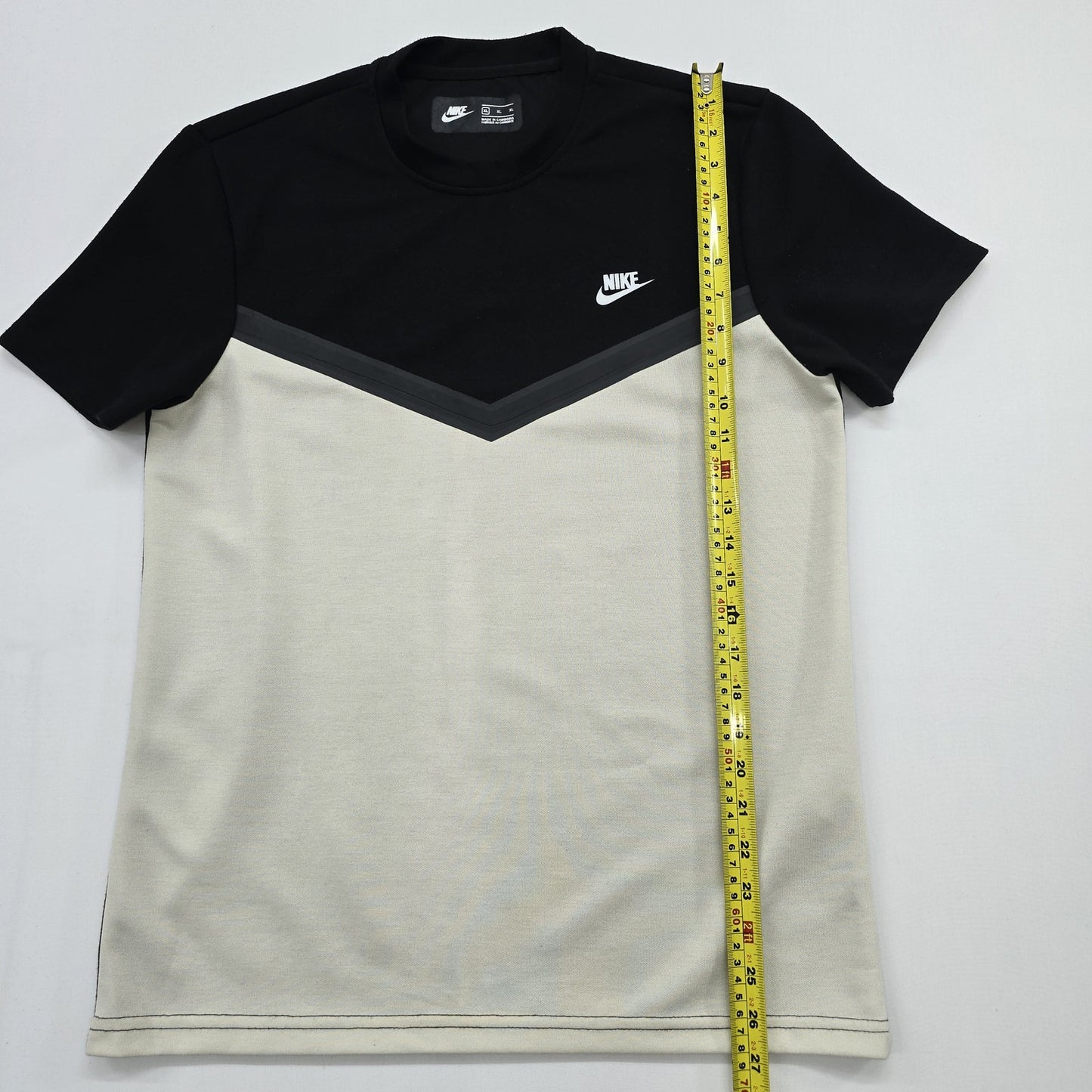 Nike Unisex Black/White Logo T-Shirt Size XL Regular Crew Neck Jersey