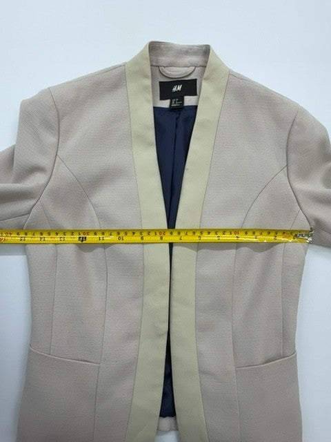 H&M Women Beige Blazer size 4 product image 7