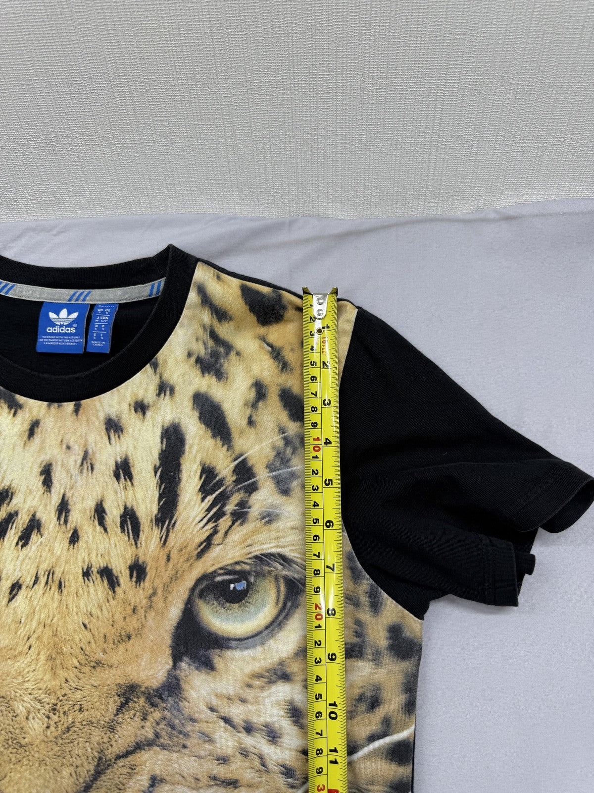 Adidas Leopard Print Black T-Shirt Sz S Short Sleeve Crewneck Unisex