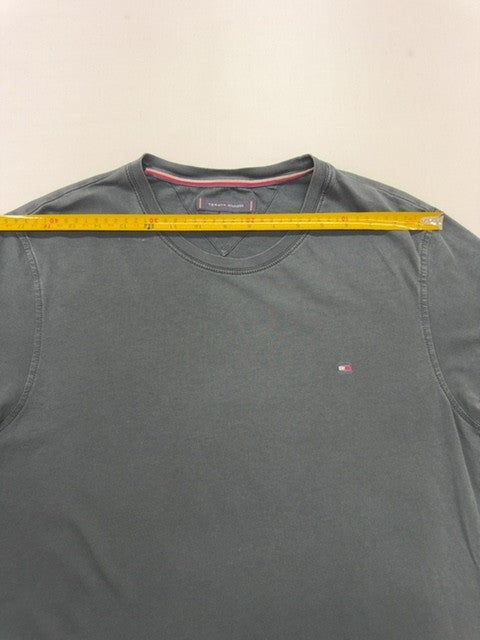 Tommy Hilfiger Men Gray T-Shirt size XL product image 8
