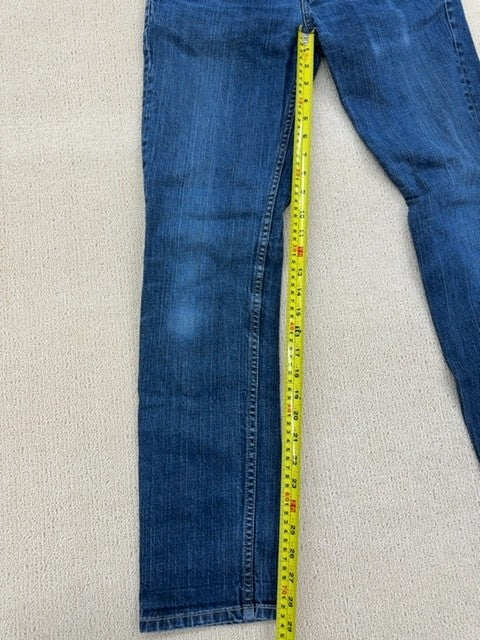 Vintage Levi's Men's Blue Jeans – Size 31x32, Slim Fit