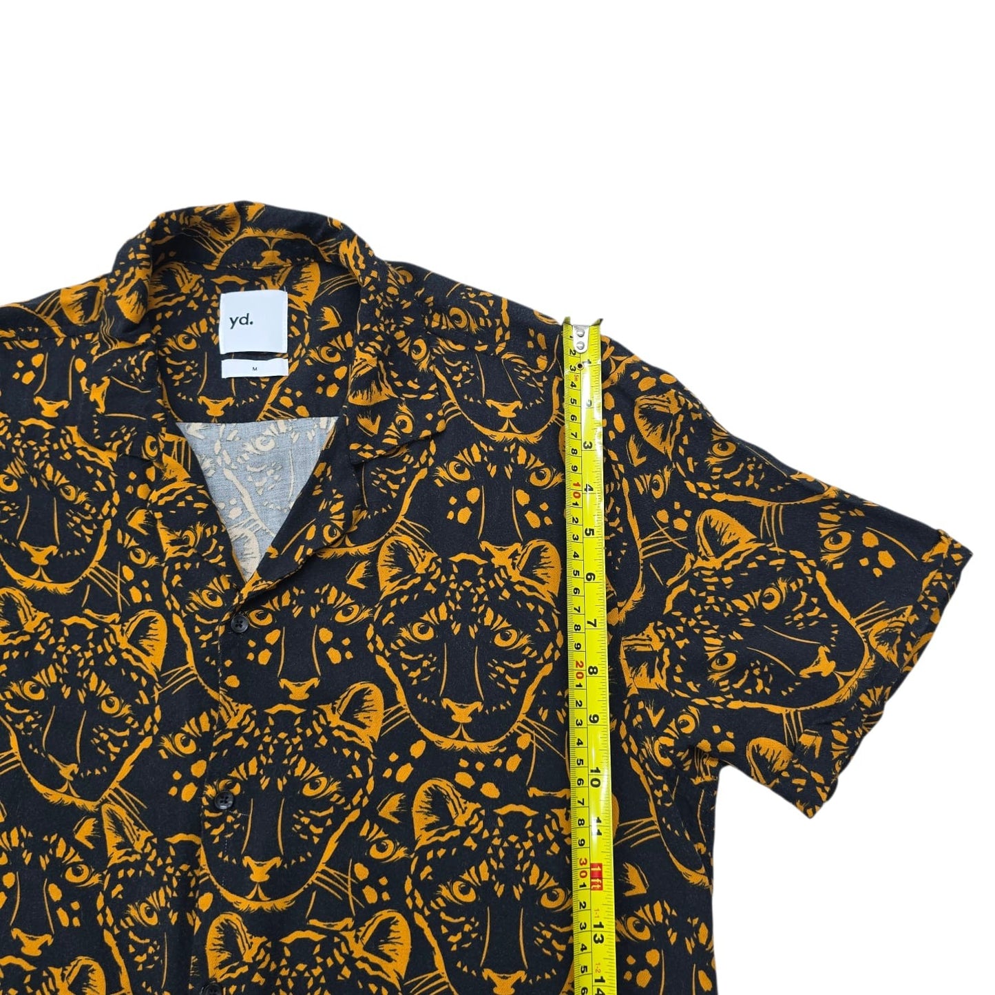 yd. Women's Black Gold Jaguar Print Button-Down Shirt Size M
