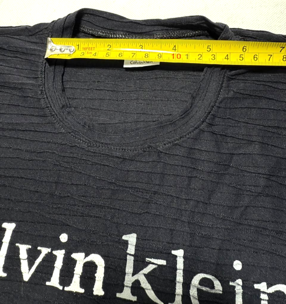 Black Calvin Klein Men's T-Shirt - Size S