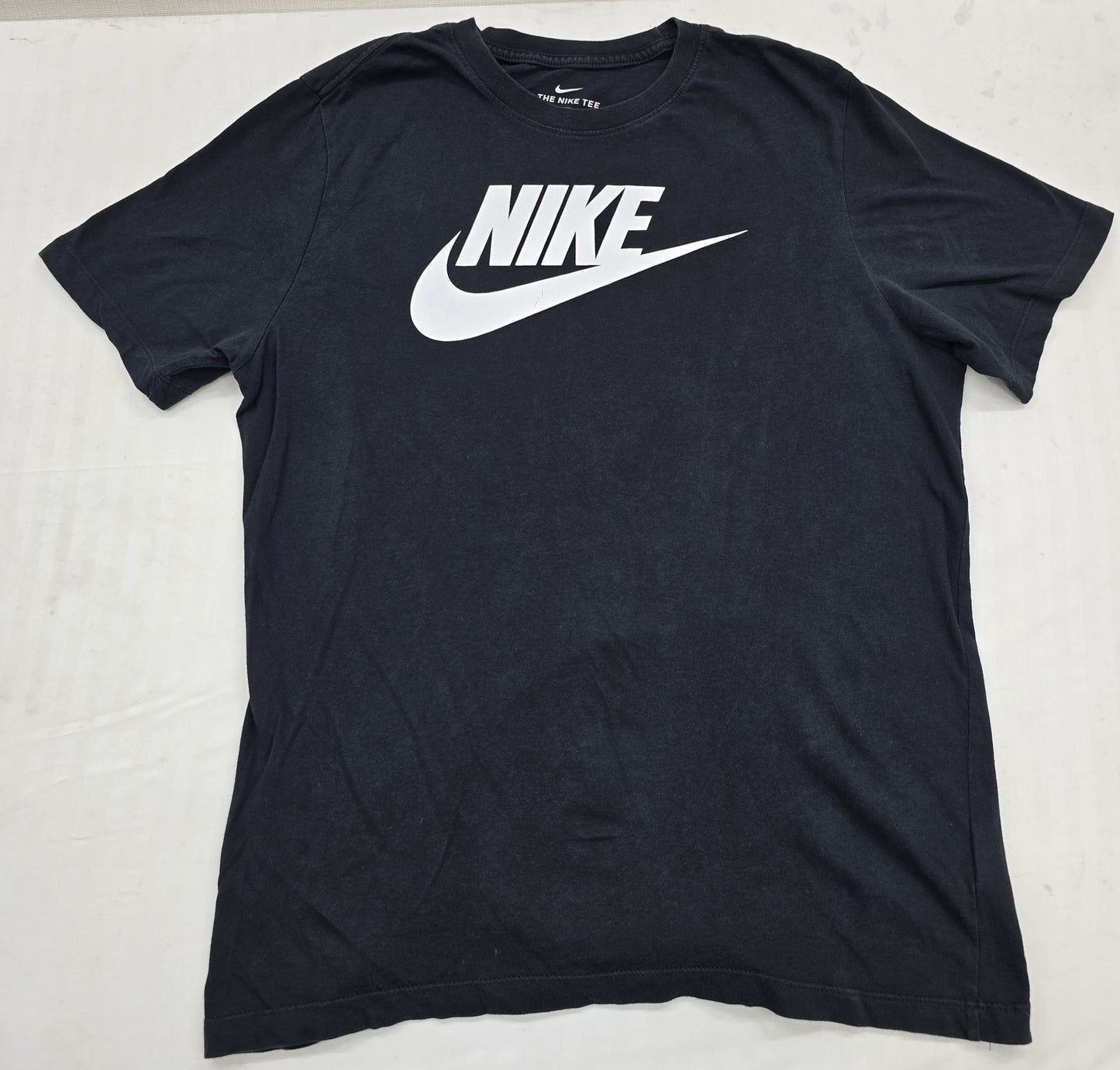 Nike Men's Black The Nike Tee T-Shirt L Lightweight Cotton Crew Neck